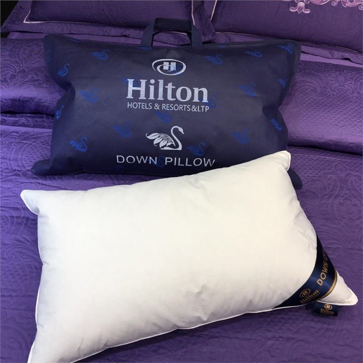 „Hilton“ mikropluošto pūkinė pagalvė